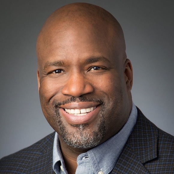 Profile Picture of Victor Davis (@vmd1906) on Poshmark