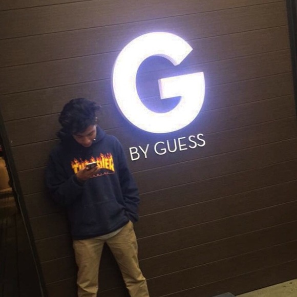 Profile Picture of Victor Lorenzo (@victorrrrrrrr8) on Poshmark