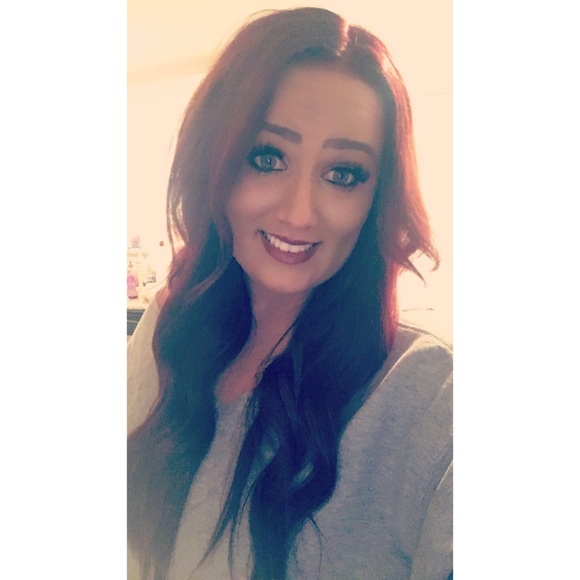 Profile Picture of Morgan Manwill (@morgmtomlinson) on Poshmark