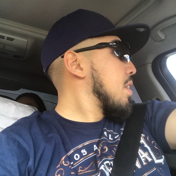 Omar Vera - Poshmark Profile Picture of Omar Vera (@veraomar) on Poshmark