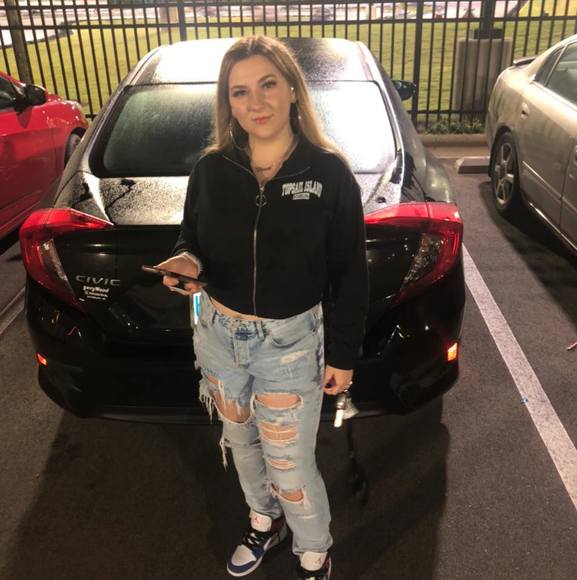 Profile Picture of Dana Brohan (@danabrohan) on Poshmark