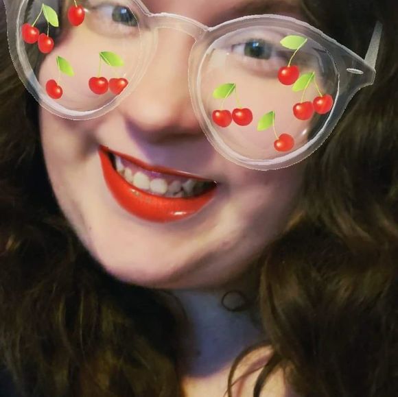 Profile Picture of Jacquelyn Williams (@jcbookworm2099) on Poshmark