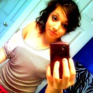 Profile Picture of Mia Marie (@iluvboysxo) on Myspace
