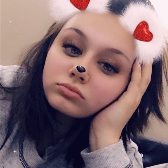 Profile Picture of Erica Switzer (@switaaa1) on Poshmark
