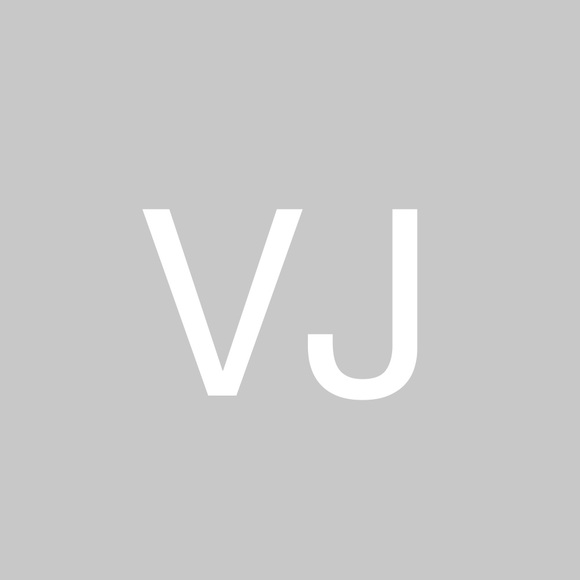 Profile Picture of Victor Joel (@vicktor84) on Poshmark