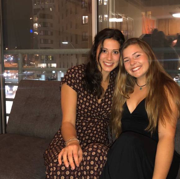 Profile Picture of Liz Bruggink (@lmbruggink99) on Poshmark