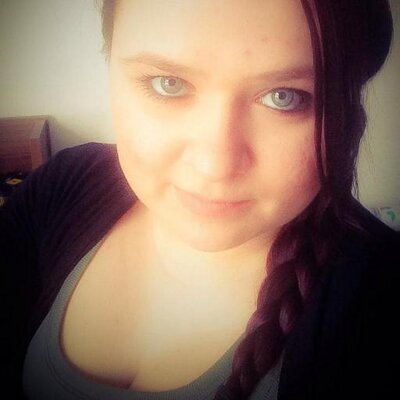 Profile Picture of Nicole Naumann (@Nicky_1305) on Twitter