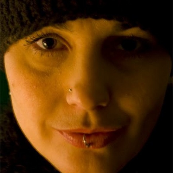 Profile Picture of Michele Barry (@michele_oregon) on Poshmark
