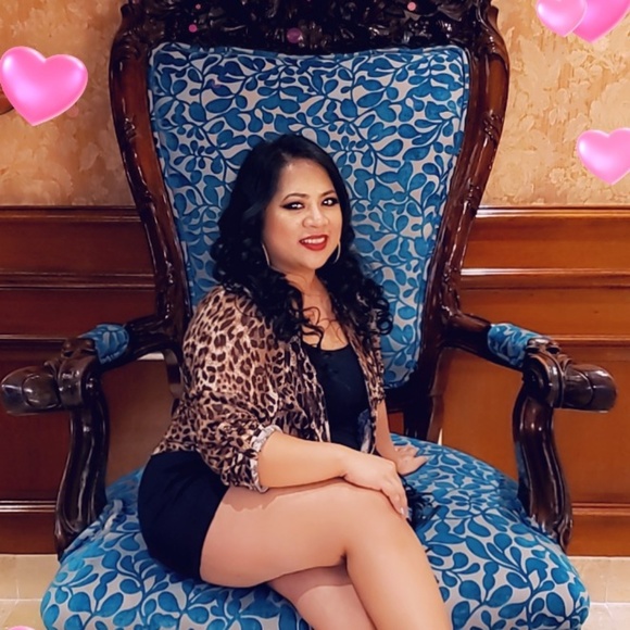 Profile Picture of Erica Nonog (@ericanonog) on Poshmark