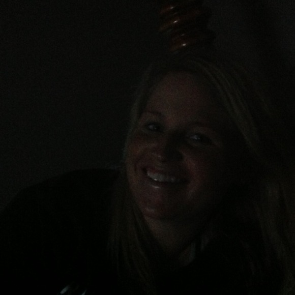 Profile Picture of Jena Salger (@jsalger5) on Poshmark