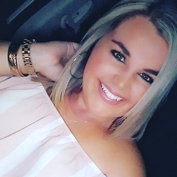 Profile Picture of Alex Houston (@allie8923) on Poshmark