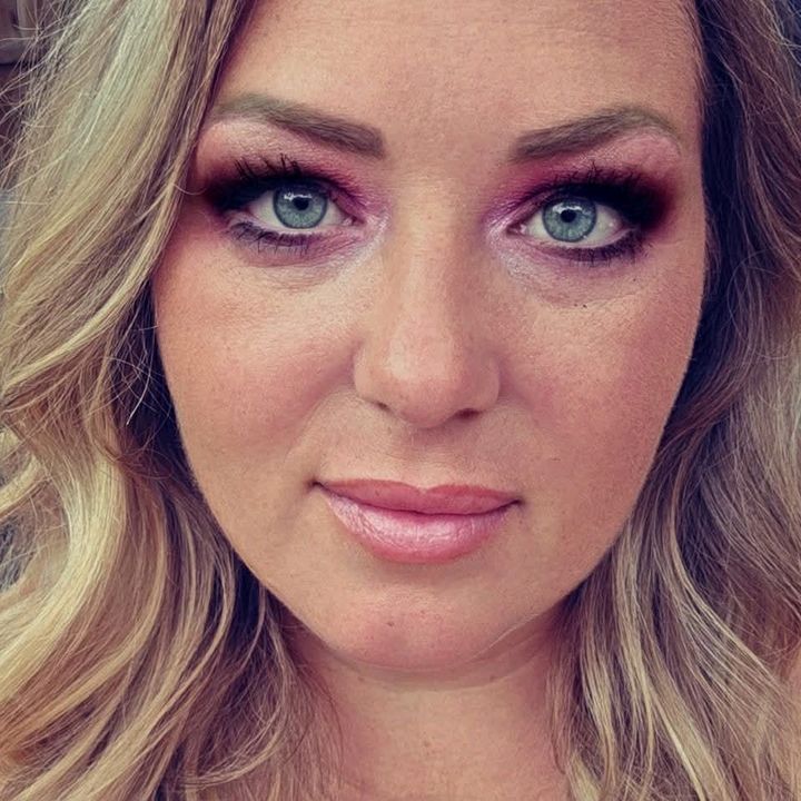 Profile Picture of Alexandra Ahearne (@alexandraahearne) on Tiktok