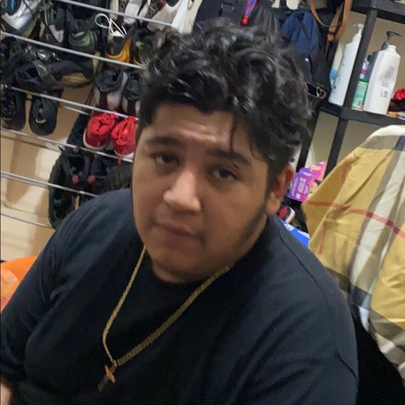 Jorge Illescas - Poshmark Profile Picture of Jorge Illescas (@arely1923) on Poshmark