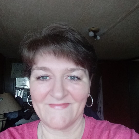 Profile Picture of Paula Cain (@pcain05) on Poshmark