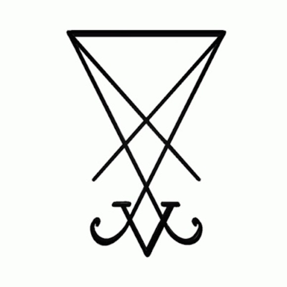 Profile Picture of Isaiah Sanmiguel (@6pentt) on Poshmark