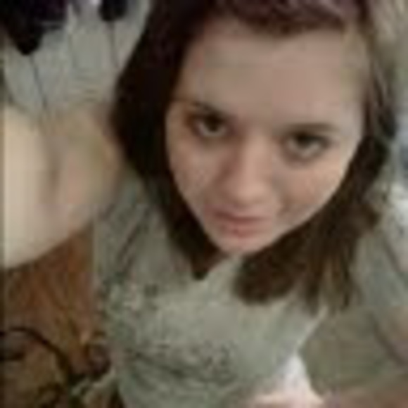 Profile Picture of Meghanrose Bartkowicz (@cutemeg9) on Poshmark