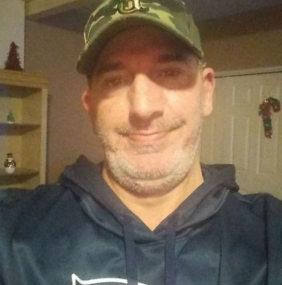 Profile Picture of Steven Wrenn (@stevenwrenn85) on Poshmark