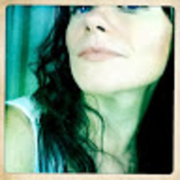 Profile Picture of Denise Philipsen (@dphilipsen) on Poshmark