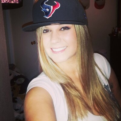 Profile Picture of Ericka Andrews (@erickaandrews82) on Twitter