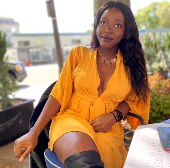 Elvira Akaa - Poshmark Profile Picture of Elvira Akaa (@foreignsimmer) on Poshmark