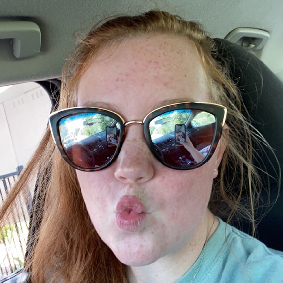 Profile Picture of Jenna Davison (@jedavis0662) on Poshmark