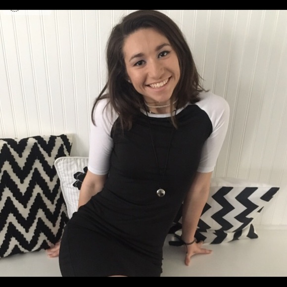 Profile Picture of Samantha Rithamel (@rithyrith98) on Poshmark