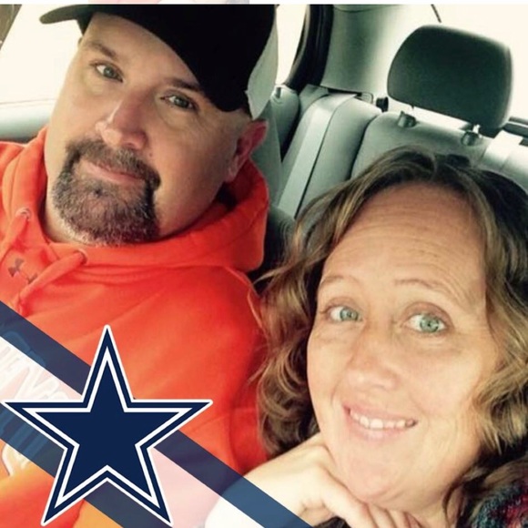 Profile Picture of Robin Parker (@robinktn158) on Poshmark