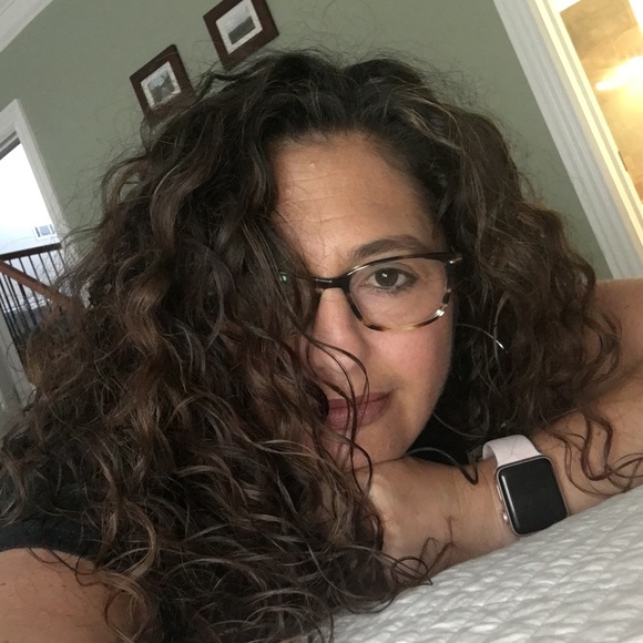 Profile Picture of Devon Decusatis (@devdeke) on Poshmark