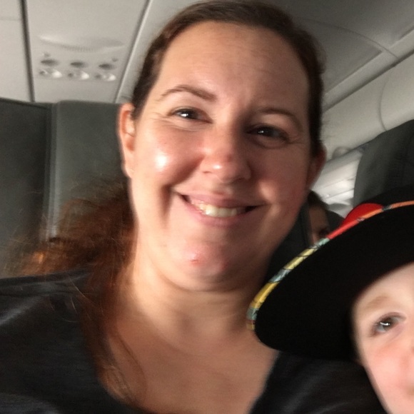 Profile Picture of Amy Hammerschlag (@hammer322) on Poshmark