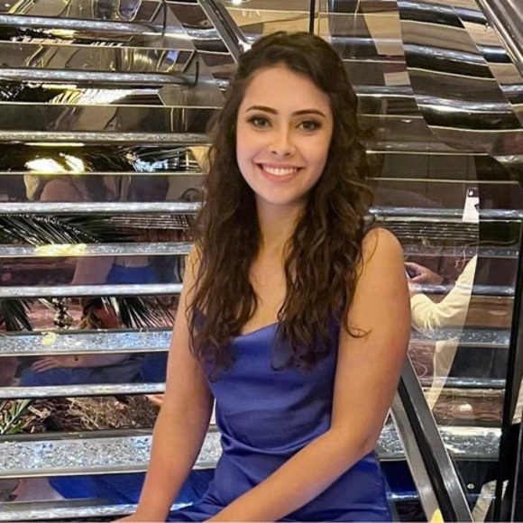 Profile Picture of Iane Benício (@iane_benicio) on Poshmark