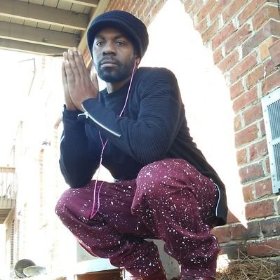 Profile Picture of  ⏪Charles ▶ 🏈 JCrew Terry Macknificent  🏀  ⏩ 😂 😭 📲 🔌 (@JcrewTerry) on Twitter