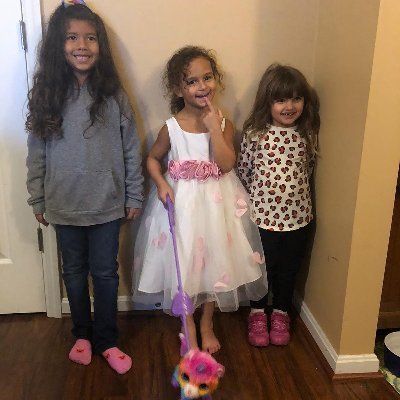 Profile Picture of Leslie E Blevins (@LeslieEBlevins1) on Twitter