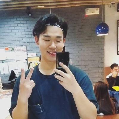 Profile Picture of Tom Yoon (@Tom_yoloow) on Twitter