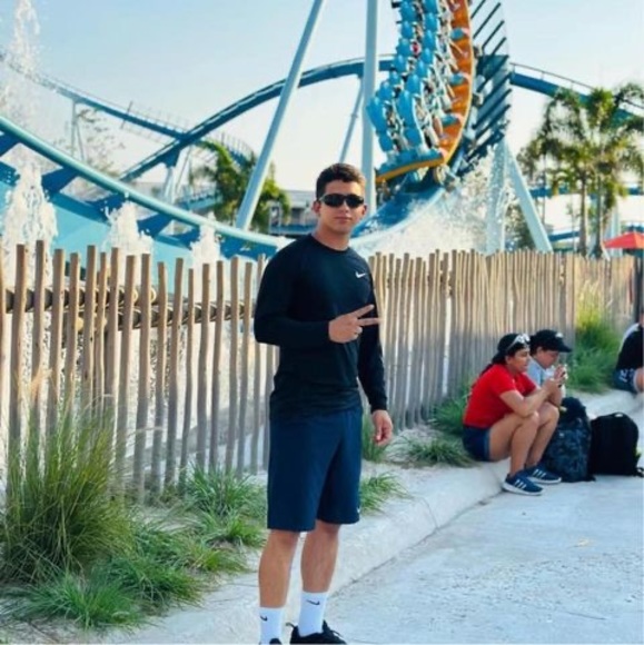 Profile Picture of David Basto (@bastodavid78) on Poshmark