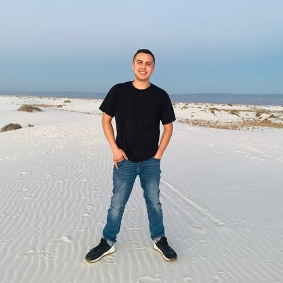 Profile Picture of Jesse Casaus (@jessecasaus) on Poshmark