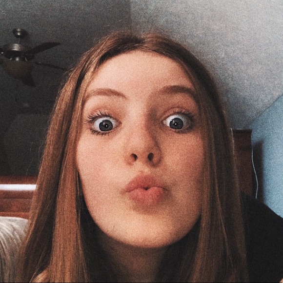 Profile Picture of Kyleigh Raynor (@kyscloset837) on Poshmark