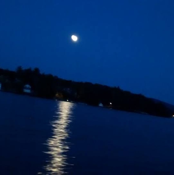 Profile Picture of Lori Atkinson (@loriatkinson155) on Poshmark