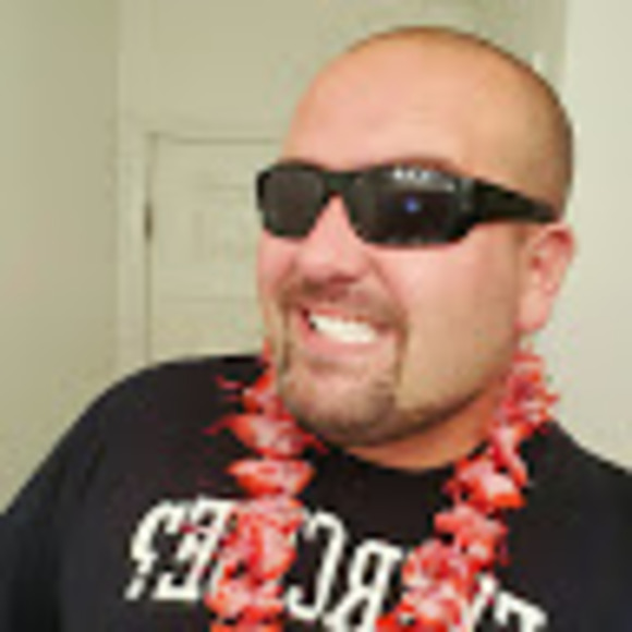 Profile Picture of Mert Kezer (@mertkezer) on Poshmark