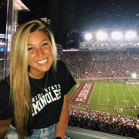 Profile Picture of Sophia Mann (@sophiamann6) on Poshmark