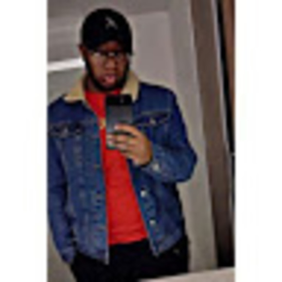 Profile Picture of Jared Parker (@viceprez24) on Poshmark