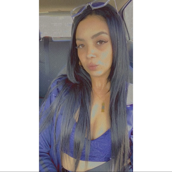 Profile Picture of Greishaliz Velazquez (@undertheseapr) on Poshmark