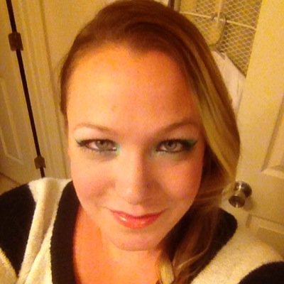 Profile Picture of Julia Cairl (@cinderfa20) on Twitter