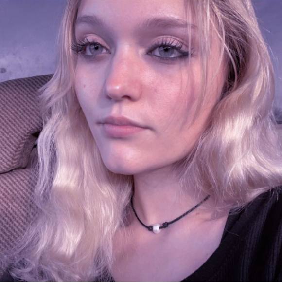 Profile Picture of Rose Bryant-cox (@model420) on Poshmark