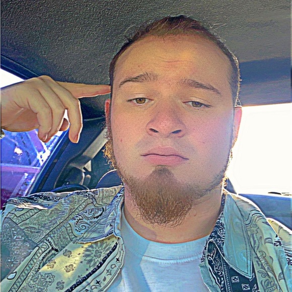 Profile Picture of Robert Mcpherson (@gochiefs000) on Poshmark