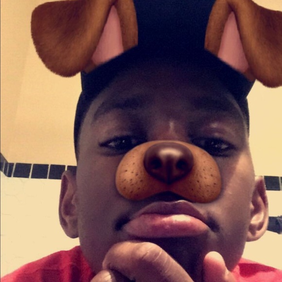 Profile Picture of Daniel Henley (@dannyboi25) on Poshmark