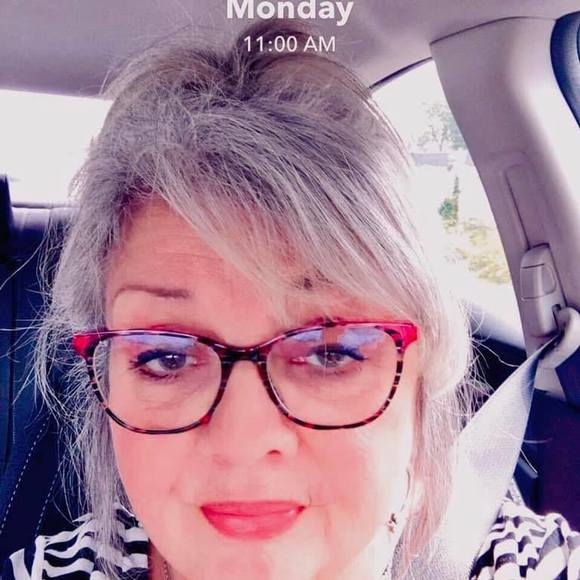 Profile Picture of Rhonda Weeks (@dragonfly20044) on Poshmark