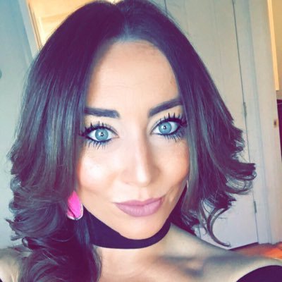 Profile Picture of Courtney Curry (@IvancaCurry) on Twitter