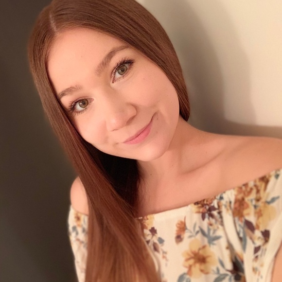 Profile Picture of Kaitlyn Pemble (@k_pemble) on Poshmark