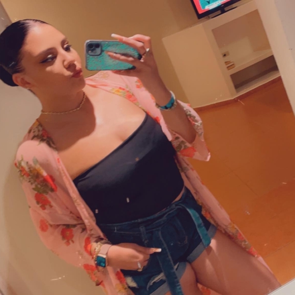 Profile Picture of Luisanny Almanzar (@luisanny92) on Poshmark