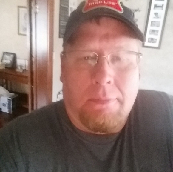 Profile Picture of Mike Caspermeyer (@mcaspermeyer) on Poshmark